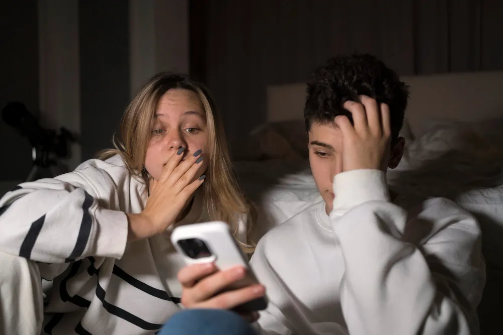 Ekran Bağımlılığı Nedir? Belirtileri ve Kurtulma Yolları