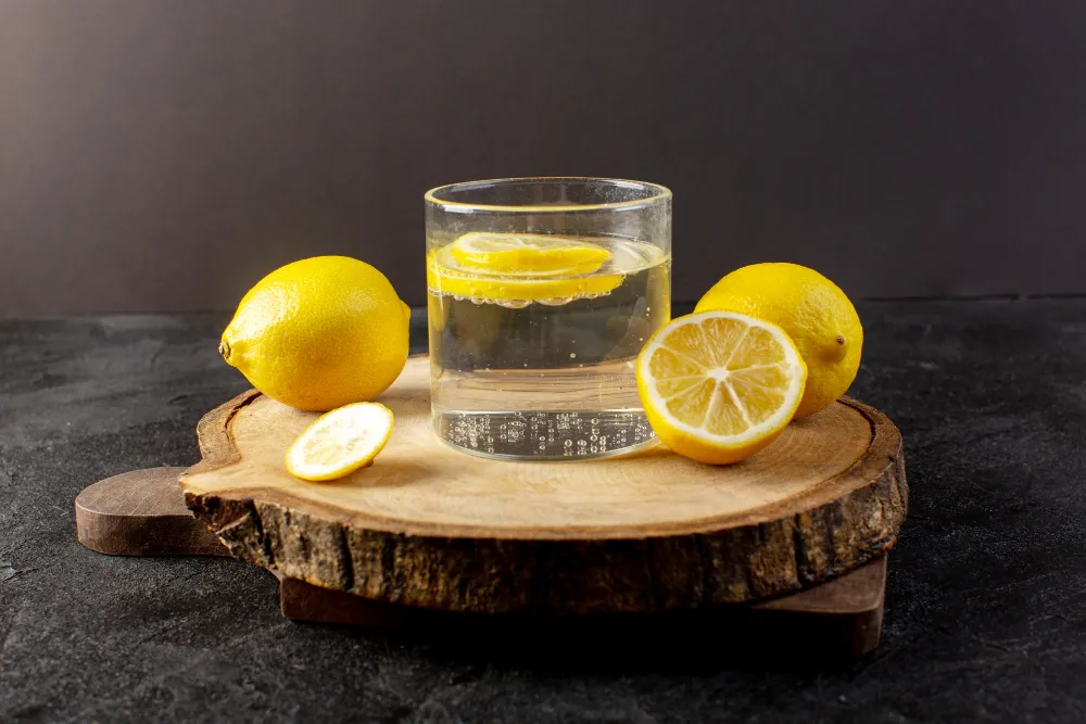 Limonlu Su Faydalı mı? Gerçek Etkileri ve Faydaları